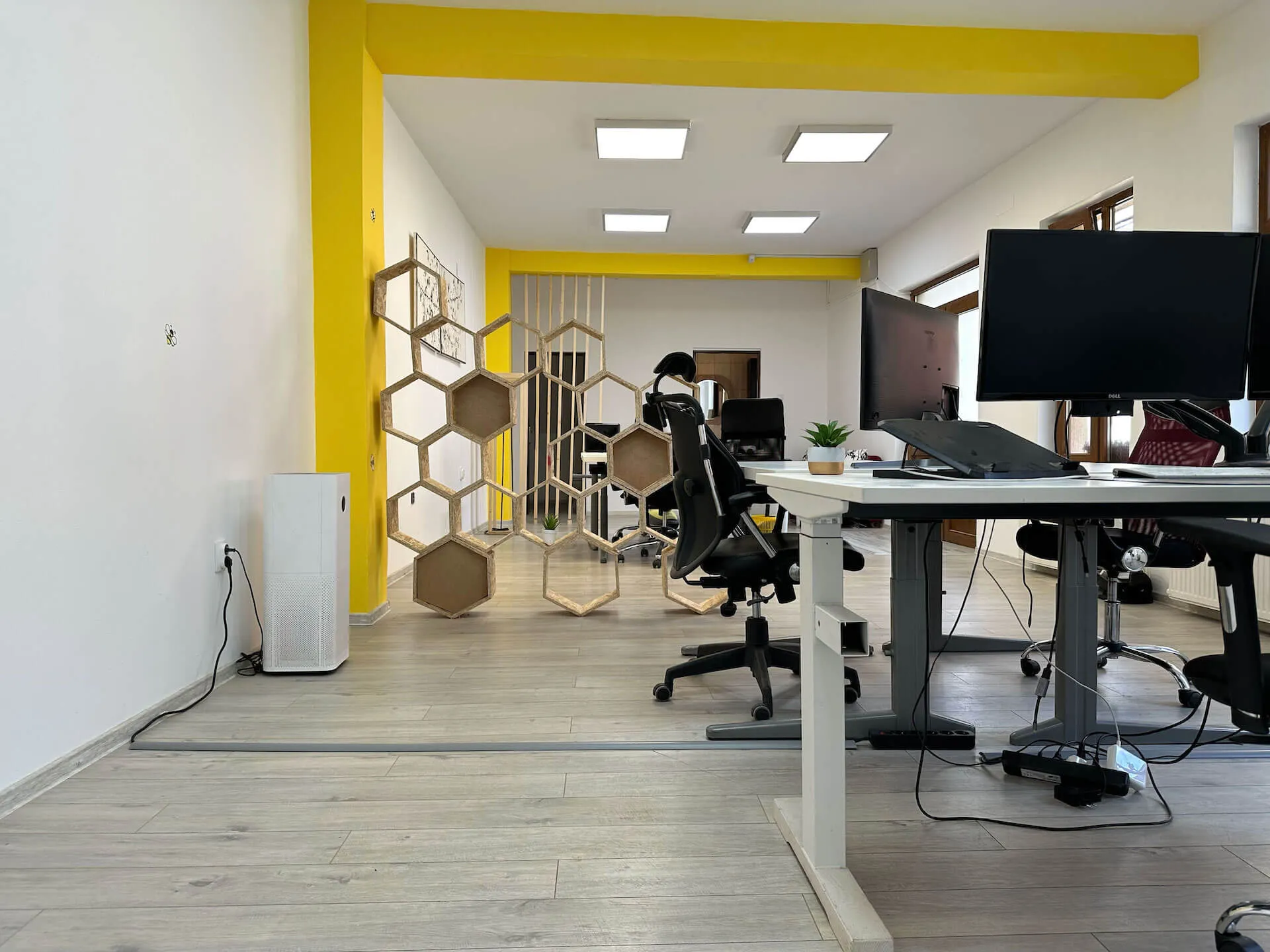 coworking bistrița spațiu modern și luminos